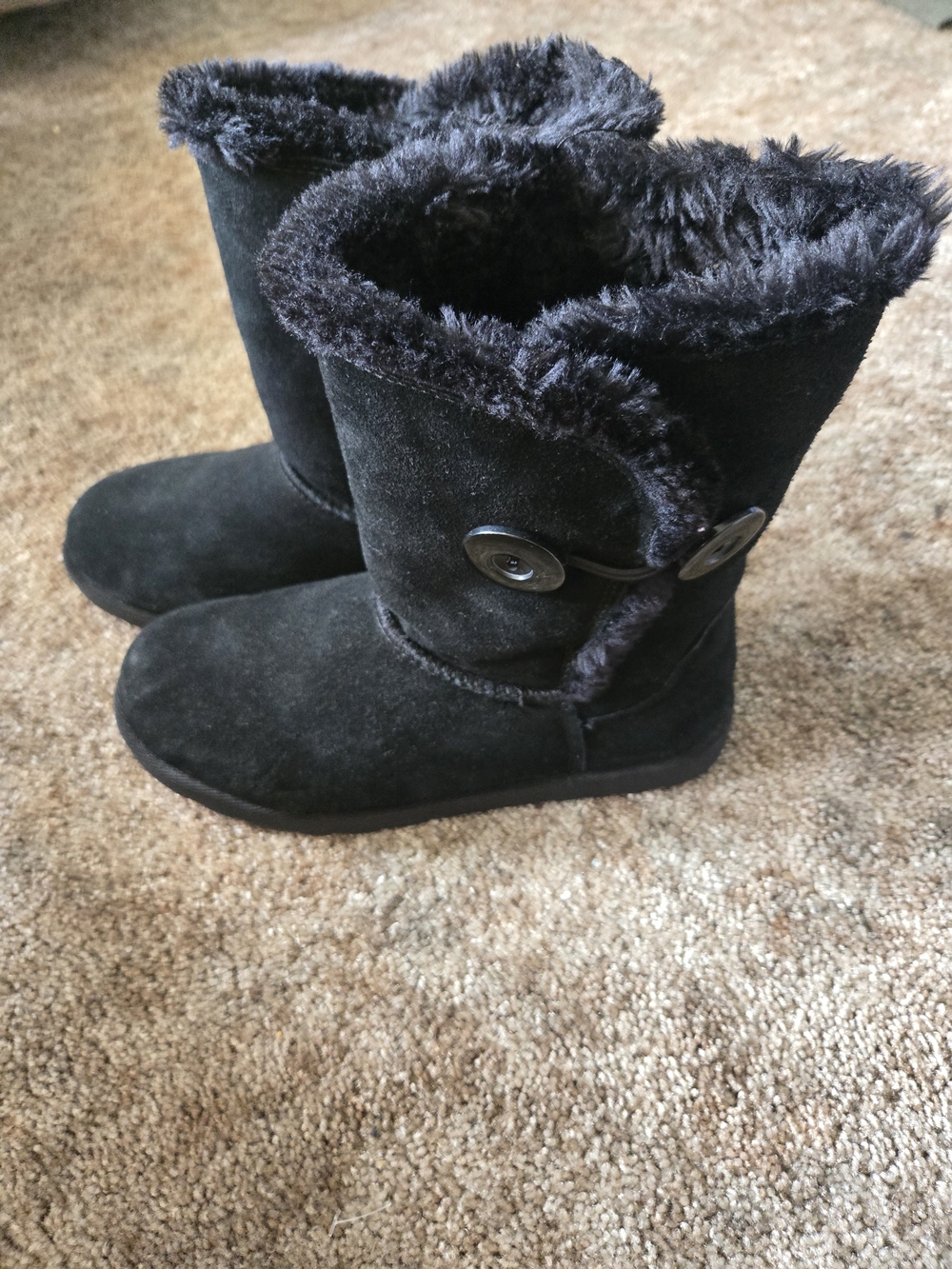 Kohl's SOSIGMA Black Faux Fur Lined Button Suede Boots